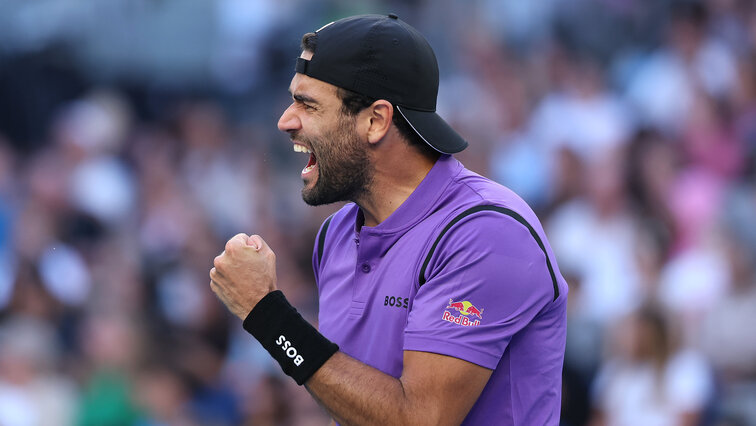 Matteo Berrettini besiegt zum ersten mal in seiner Karriere Novak Djokovic