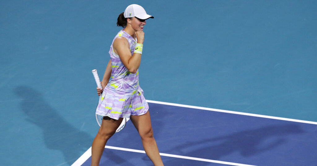 WTA Miami Iga Swiatek wins Sunshine Double after final win over Naomi