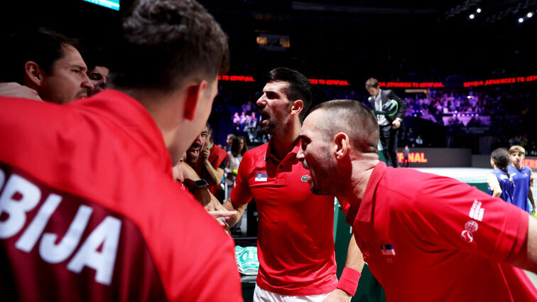 Das serbische Team um Novak Djokovic ließ sich vor der Begegnung gegen Großbritannien nicht stören.