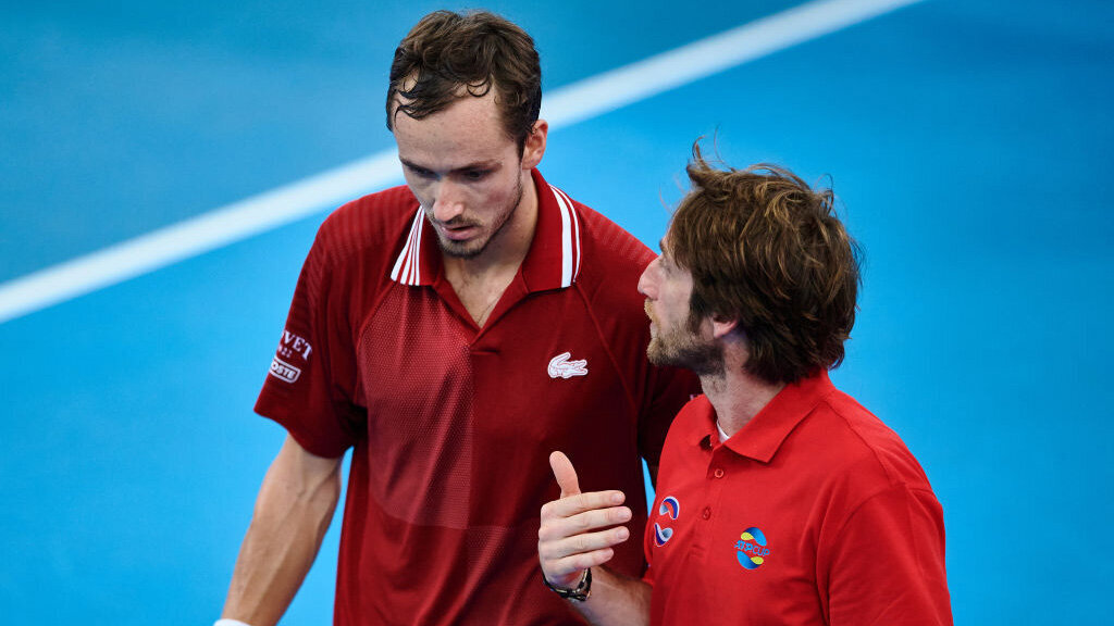 Daniil Medvedev - No Entourage? No Problem! · Tennisnet.com