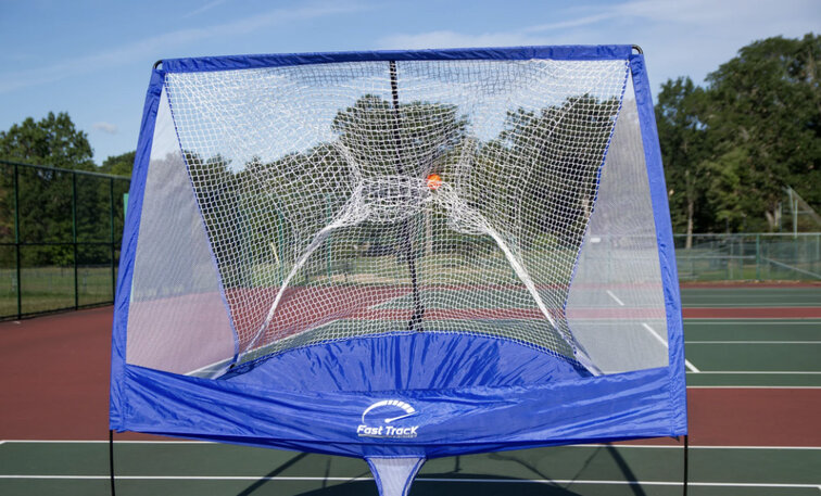 Das Netzt von Fast Track Tennis lässt sich fast überall aufstellen