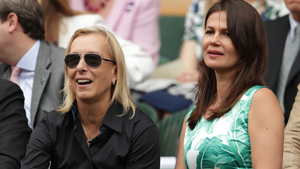 Martina Navratilova as a TV housewife? 