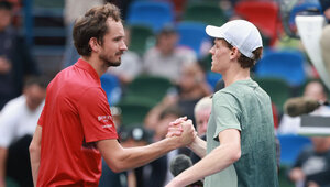 Daniil Medvedev und Jannik Sinner haben sich zuletzt in Shanghai gesehen