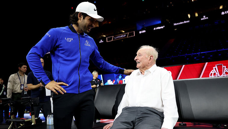 Carlos Alcaraz und Rod Laver in der Londoner O2 Arena Carlos Alcaraz und Rod Laver in der Londoner O2 Arena