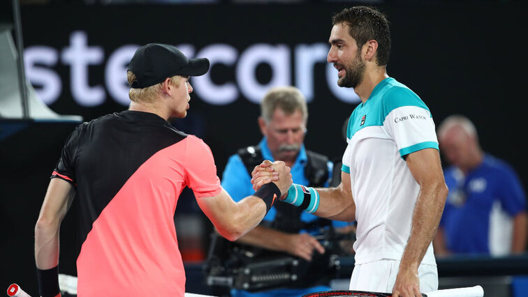 Kyle Edmund und Marin Cilic beim Handshake nach dem Halbfinale in Down Under vor sechs Jahren.