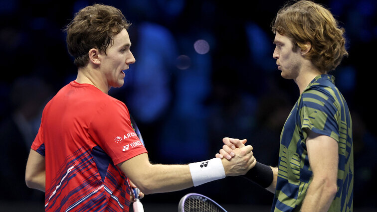 Casper Ruud und Andrey Rublev kämpfen gemeinsam mit Alex De Minaur um die Qualifikation für die ATP Finals