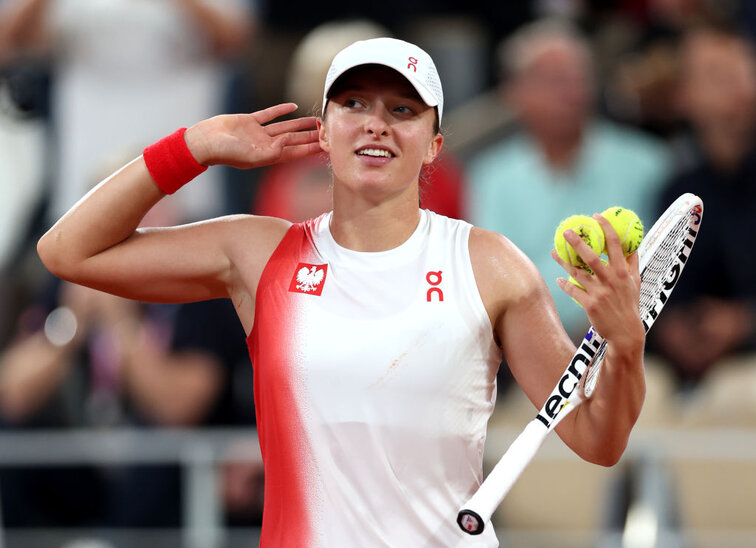 Iga Swiatek steht beim Olympischen Tennisturnier in Paris bereits im Achtelfinale