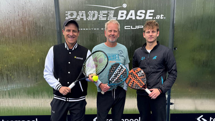 Alex Antonitsch, Manfred Nareyka und Björn Nareyka am Padelbase-Stützpunkt in Wien