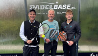 Alex Antonitsch, Manfred Nareyka und Björn Nareyka am Padelbase-Stützpunkt in Wien