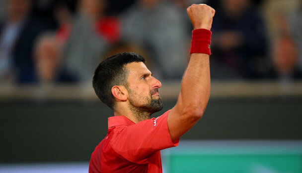With immense willpower, Novak Djokovic made it into the round of 16.