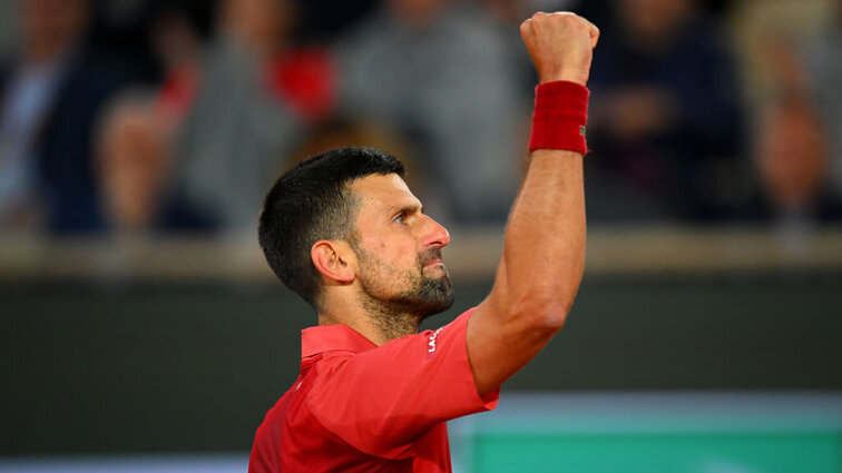 With immense willpower, Novak Djokovic made it into the round of 16.