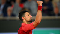 With immense willpower, Novak Djokovic made it into the round of 16.