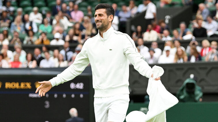 Wie kann ich behilflich sein? Novak Djokovic am Montag in Wimbledon