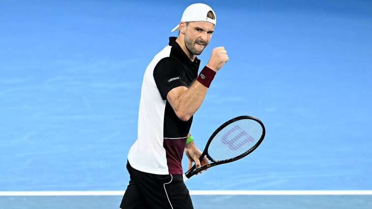 Mit einem ungefährdeten Sieg gegen Daniel Altmaier zieht Grigor Dimitrov ins Viertelfinale von Brisbane ein.