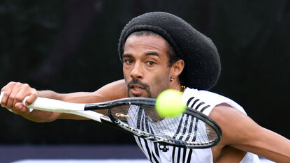 Alexander Zverev vs Dustin Brown Predictions, Picks, Mercedes Cup Odds -  6/13/2019