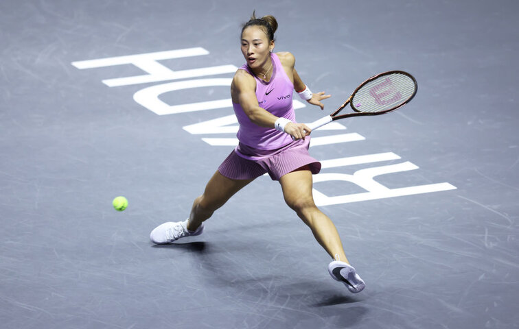 Qinwen Zheng steht im Endspiel der WTA Finals 2024.