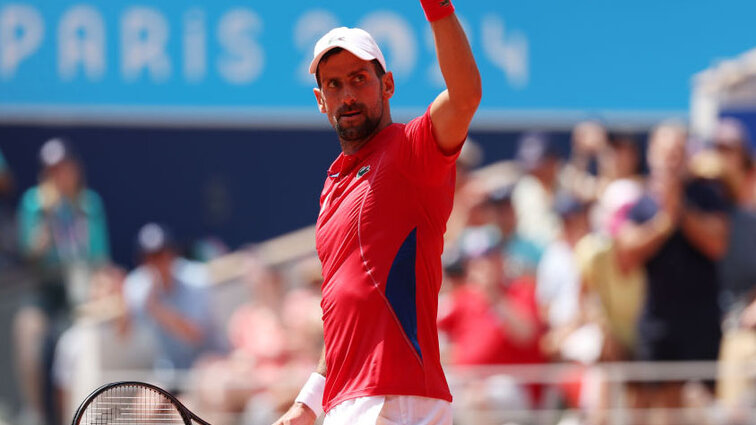 Novak Djokovic jubelt im Stade Roland-Garros bei den Olympischen Spielen 2024