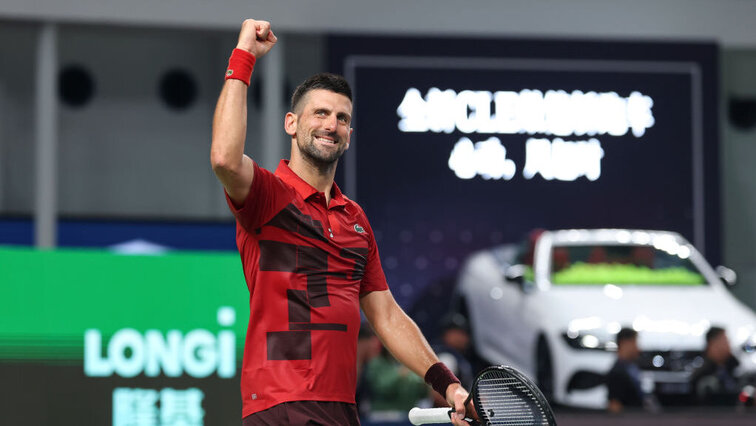 Novak Djokovic musste in seiner ersten Partie in Shanghai den Rost abschütteln.