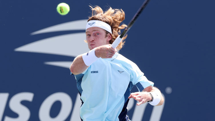 Andrey Rublev hat sein Match gegen Arthur Rinderknech gedreht