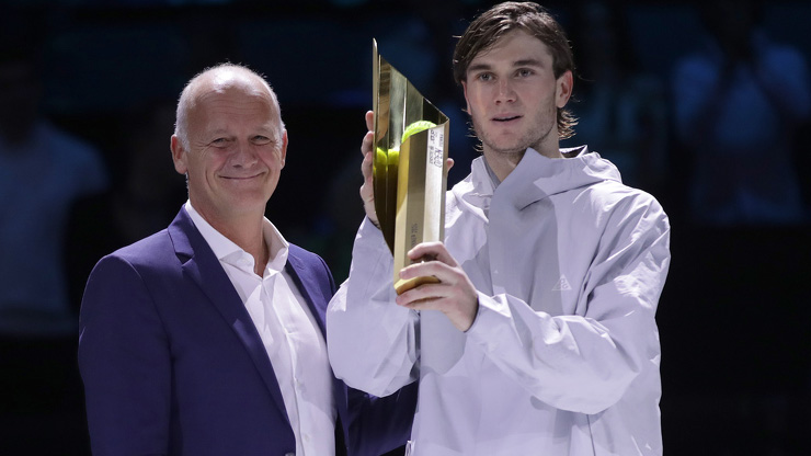 Wien-Chef Herwig Straka mit Champion Jack Draper